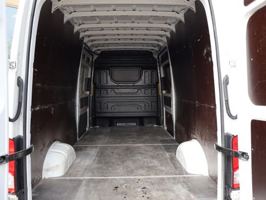 Volkswagen Crafter 35 2.0 TDI L4H3 177 PK 4MOTION 4WD AUT. + 2 SCHUIFDEUREN | 420 CM LAADLENGTE ActivLease financial lease