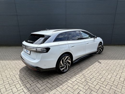 Volkswagen ID.7 Tourer 1st Edition | 360° Camera | Interieur Pakket | Trekhaak ActivLease financial lease