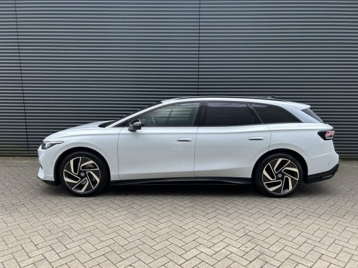Volkswagen ID.7 Tourer 1st Edition | 360° Camera | Interieur Pakket | Trekhaak ActivLease financial lease