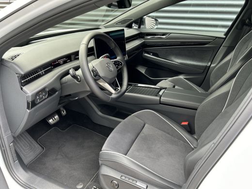 Volkswagen ID.7 Tourer 1st Edition | 360° Camera | Interieur Pakket | Trekhaak ActivLease financial lease