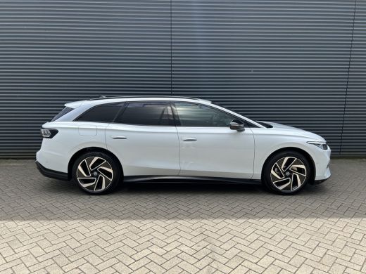 Volkswagen ID.7 Tourer 1st Edition | 360° Camera | Interieur Pakket | Trekhaak ActivLease financial lease