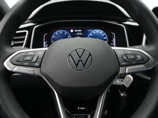Volkswagen T-Roc 1.5 TSI 150pk DSG R-Line Navigatie Pdc Acc Led 226 ActivLease financial lease