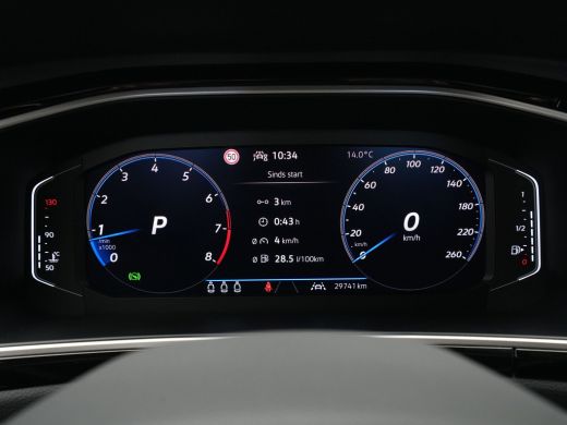Volkswagen T-Roc 1.5 TSI 150pk DSG R-Line Navigatie Pdc Acc Led 226 ActivLease financial lease