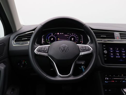 Volkswagen Tiguan 1.5 TSI e-hybrid Life Business 245PK DSG Led koplampen, adaptive cruise met travel assist, side a... ActivLease financial lease