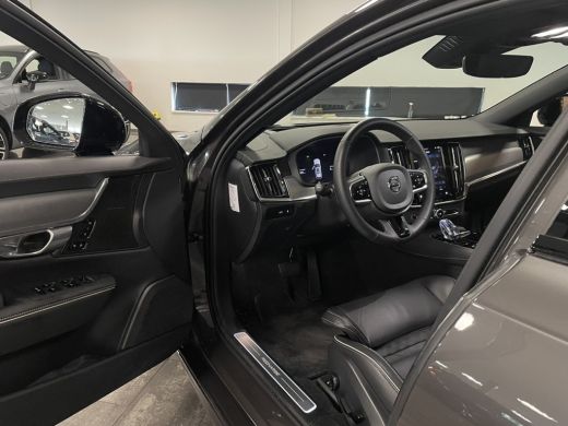 Volvo  V90 T6 AWD Recharge Ultimate Dark | Luchtvering | 360° Camera | Head-Up Display | Harman Kardon | Sch... ActivLease financial lease