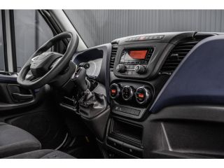 Iveco Daily **35S14V 2.3 L4H2 | Automaat | Euro 6 | Cruise | Climate | 3500 KG Trekgewicht | Trekhaak**