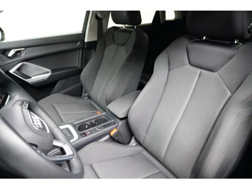 Audi Q3 35 TFSI 150PK S-Tronic Advanced Edition | CAMERA | AUTO A. KLEP | STOELVERW. ActivLease financial lease