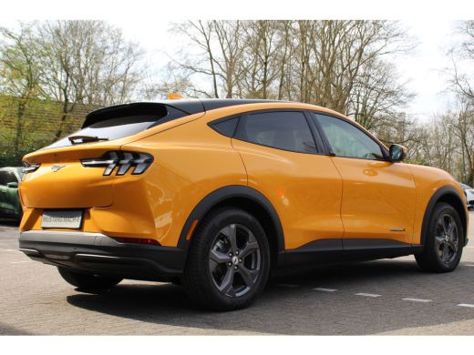 Ford Mustang Mach-E RWD 75 kWh | NIEUW! | 18" LM. VELGEN | CAMERA | LEDER | ADAPT. CRUISE | AUT. INPARKEREN | ... ActivLease financial lease