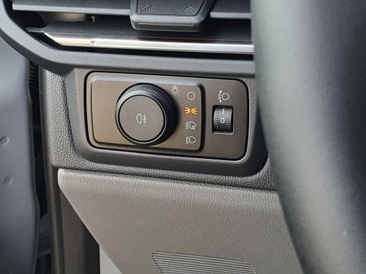 Ford Transit Custom 320 2.0 136 pk Automaat L2H1 Limited AUTOMATIC ActivLease financial lease