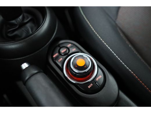 Mini Mini 1.5 One Business Automaat | Navigatie | Cruise Control | Apple Carplay / Android Auto | Lichtmeta... ActivLease financial lease