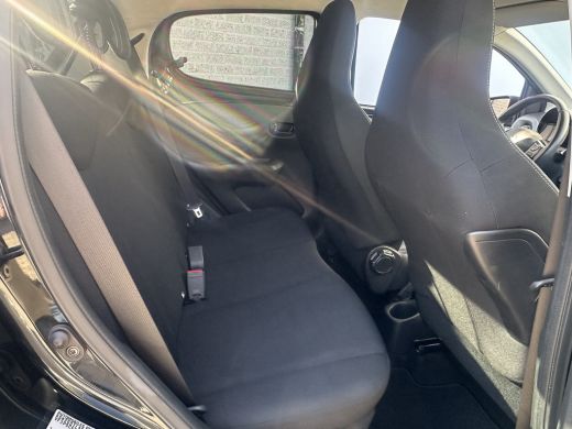 Peugeot 108 1.0 e-VTi Active| Achterbank in delen neerklapbaar | Airco | Audio installatie | Achterbank in de... ActivLease financial lease