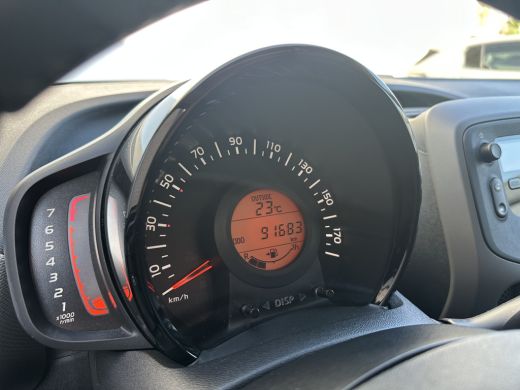 Peugeot 108 1.0 e-VTi Active| Achterbank in delen neerklapbaar | Airco | Audio installatie | Achterbank in de... ActivLease financial lease