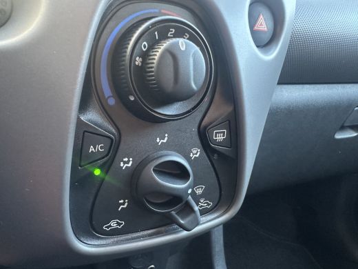 Peugeot 108 1.0 e-VTi Active| Achterbank in delen neerklapbaar | Airco | Audio installatie | Achterbank in de... ActivLease financial lease