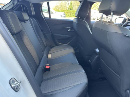 Peugeot 208 1.2 PureTech Allure Pack | Airco | Apple Carplay/Android Auto|telefoonintegratie premium | Lichtm... ActivLease financial lease