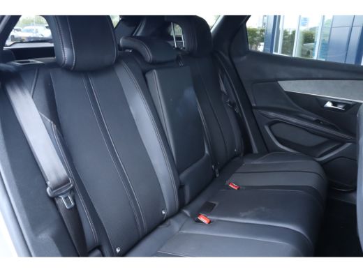 Peugeot 3008 Peugeot 1.2 Turbo GT | Adaptieve Cruise | Stoelverwarming | Keyless | Camera | Carplay | Navi | D... ActivLease financial lease