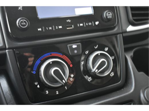 Peugeot Boxer Peugeot 2.2 L2H1 DEMO-DEAL! 120pk 3.0t | Trekhaak | Achteruitrijcamera | Full-LED | Dodehoek-Dete... ActivLease financial lease
