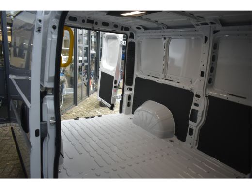 Peugeot Boxer Peugeot 2.2 L2H1 DEMO-DEAL! 120pk 3.0t | Trekhaak | Achteruitrijcamera | Full-LED | Dodehoek-Dete... ActivLease financial lease