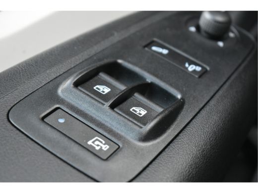 Peugeot Boxer Peugeot 2.2 L2H1 DEMO-DEAL! 120pk 3.0t | Trekhaak | Achteruitrijcamera | Full-LED | Dodehoek-Dete... ActivLease financial lease