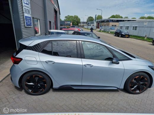 Seat Born Adrenaline One 62 kWh ActivLease financial lease