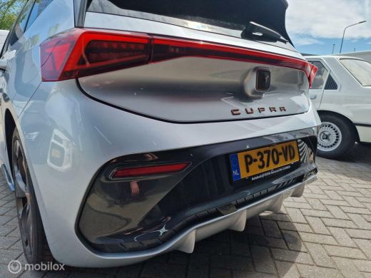 Seat Born Adrenaline One 62 kWh ActivLease financial lease
