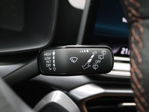 Seat Leon Sportstourer 1.5 TSI e-Hybrid VZ Performance 272PK DSG matrix led, schuif-kanteldak, achteruitrijcamera, stuur... ActivLease financial lease