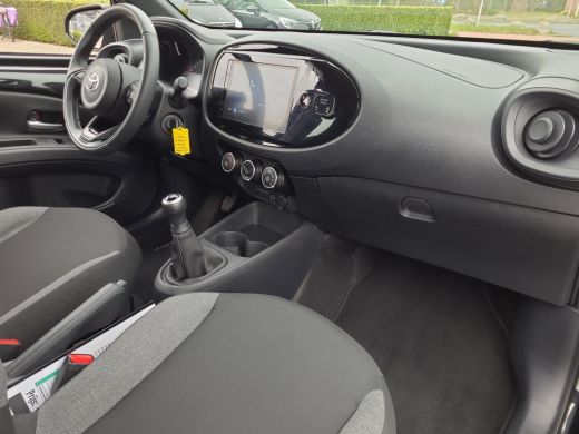 Toyota Aygo X 1.0 VVT-i MT Play | Apple CarPlay | Adaptive Cruise Control | Rijklaarprijs incl. garantie | ActivLease financial lease