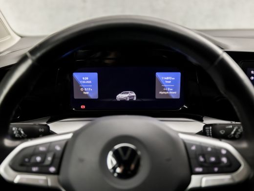 Volkswagen Golf 1.5 TSI Sport (APPLE CARPLAY, 4 CILINDER, GROOT NAVI, SFEERVERLICHTING, STUUR/STOELVERWARMING, SP... ActivLease financial lease