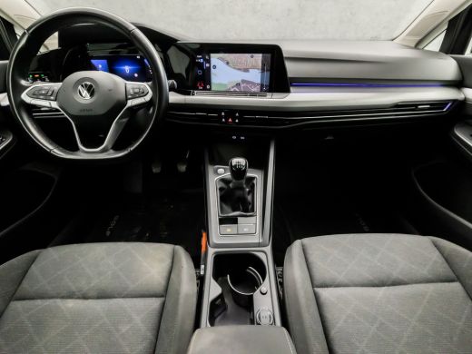 Volkswagen Golf 1.5 TSI Sport (APPLE CARPLAY, 4 CILINDER, GROOT NAVI, SFEERVERLICHTING, STUUR/STOELVERWARMING, SP... ActivLease financial lease