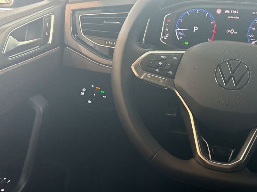 Volkswagen Polo 1.0 95pk TSI R-Line | Airconditioning automatisch (Climatronic) | Grootlichtassistent 'Light Assi... ActivLease financial lease