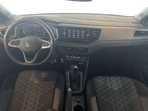 Volkswagen Polo 1.0 95pk TSI R-Line | Airconditioning automatisch (Climatronic) | Grootlichtassistent 'Light Assi... ActivLease financial lease
