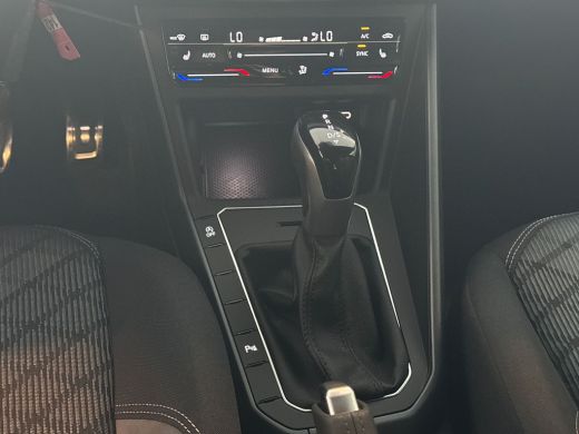 Volkswagen Polo 1.0 95pk TSI R-Line | Airconditioning automatisch (Climatronic) | Grootlichtassistent 'Light Assi... ActivLease financial lease