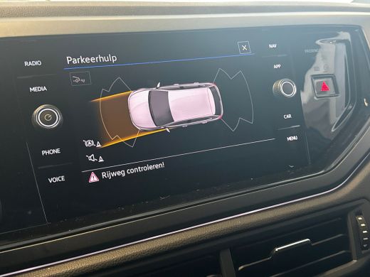 Volkswagen Polo 1.0 95pk TSI R-Line | Airconditioning automatisch (Climatronic) | Grootlichtassistent 'Light Assi... ActivLease financial lease