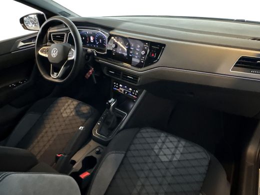 Volkswagen Polo 1.0 95pk TSI R-Line / Parkeersensoren voor & achter / Stoelverwarming / Achteruitrijcamera ActivLease financial lease