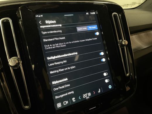 Volvo  C40 Recharge Ultimate | 360° Camera | Harman Kardon | All Season banden | Adaptieve Cruise Control | ... ActivLease financial lease