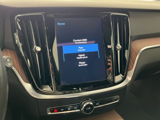 Volvo  V60 Volvo T6 Recharge AWD Inscription | Achterbank verwarmd | Achteruitrijcamera | Apple Carplay/Andr... ActivLease financial lease