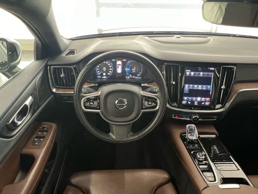 Volvo  V60 Volvo T6 Recharge AWD Inscription | Achterbank verwarmd | Achteruitrijcamera | Apple Carplay/Andr... ActivLease financial lease