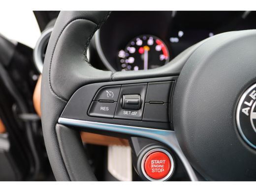 Alfa Romeo Giulia 2.0T Super Veloce | Vol leder | Groot Nav. | Veloce interieur | Stoel- en stuurwielverwarming Aut... ActivLease financial lease