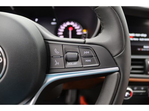 Alfa Romeo Giulia 2.0T Super Veloce | Vol leder | Groot Nav. | Veloce interieur | Stoel- en stuurwielverwarming Aut... ActivLease financial lease