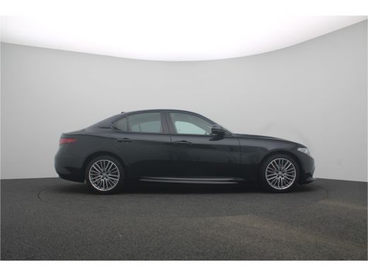 Alfa Romeo Giulia 2.0T Super Veloce | Vol leder | Groot Nav. | Veloce interieur | Stoel- en stuurwielverwarming Aut... ActivLease financial lease
