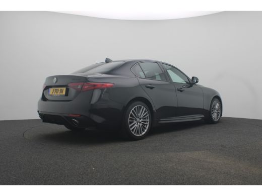 Alfa Romeo Giulia 2.0T Super Veloce | Vol leder | Groot Nav. | Veloce interieur | Stoel- en stuurwielverwarming Aut... ActivLease financial lease