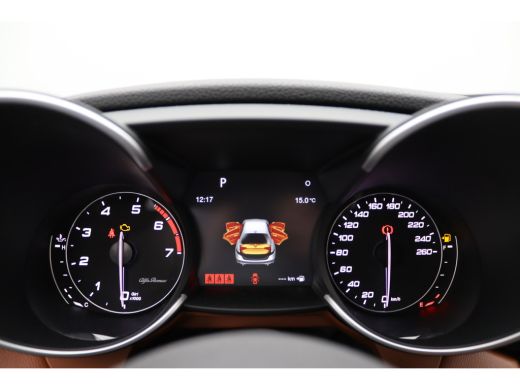 Alfa Romeo Giulia 2.0T Super Veloce | Vol leder | Groot Nav. | Veloce interieur | Stoel- en stuurwielverwarming Aut... ActivLease financial lease