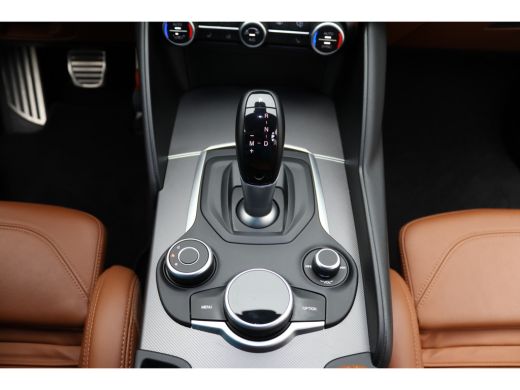 Alfa Romeo Giulia 2.0T Super Veloce | Vol leder | Groot Nav. | Veloce interieur | Stoel- en stuurwielverwarming Aut... ActivLease financial lease