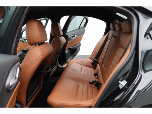 Alfa Romeo Giulia 2.0T Super Veloce | Vol leder | Groot Nav. | Veloce interieur | Stoel- en stuurwielverwarming Aut... ActivLease financial lease