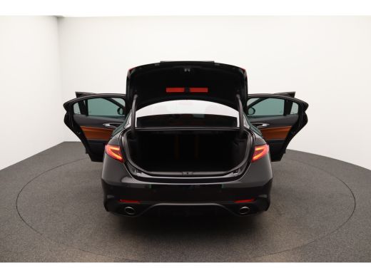Alfa Romeo Giulia 2.0T Super Veloce | Vol leder | Groot Nav. | Veloce interieur | Stoel- en stuurwielverwarming Aut... ActivLease financial lease
