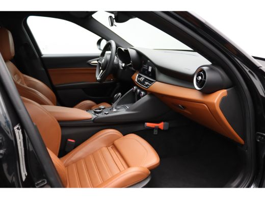 Alfa Romeo Giulia 2.0T Super Veloce | Vol leder | Groot Nav. | Veloce interieur | Stoel- en stuurwielverwarming Aut... ActivLease financial lease