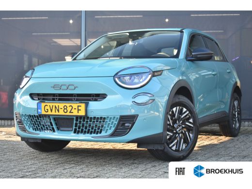 Fiat 600 Fiat 1.2 Hybrid 136 Urban Automaat DEMO-DEAL! | Navigatie | Keyless-Entry | Achteruitrijcamera | ... Fiat 600 Fiat 1.2 Hybrid 136 Urban Automaat DEMO-DEAL! | Navigatie | Keyless-Entry | Achteruitrijcamera | ...