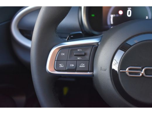 Fiat 600 Fiat 1.2 Hybrid 136 Urban Automaat DEMO-DEAL! | Navigatie | Keyless-Entry | Achteruitrijcamera | ... ActivLease financial lease