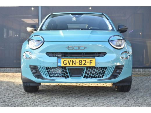 Fiat 600 Fiat 1.2 Hybrid 136 Urban Automaat DEMO-DEAL! | Navigatie | Keyless-Entry | Achteruitrijcamera | ... ActivLease financial lease