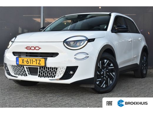 Fiat 600E RED 54kWh 3 Fase | Navigatie by App | Full-LED | Apple Carplay | Android Auto | Parkeersensoren |... Fiat 600E RED 54kWh 3 Fase | Navigatie by App | Full-LED | Apple Carplay | Android Auto | Parkeersensoren |...