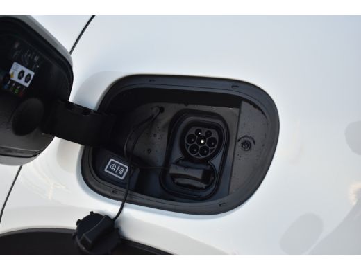 Fiat 600E RED 54kWh 3 Fase | Navigatie by App | Full-LED | Apple Carplay | Android Auto | Parkeersensoren |... ActivLease financial lease